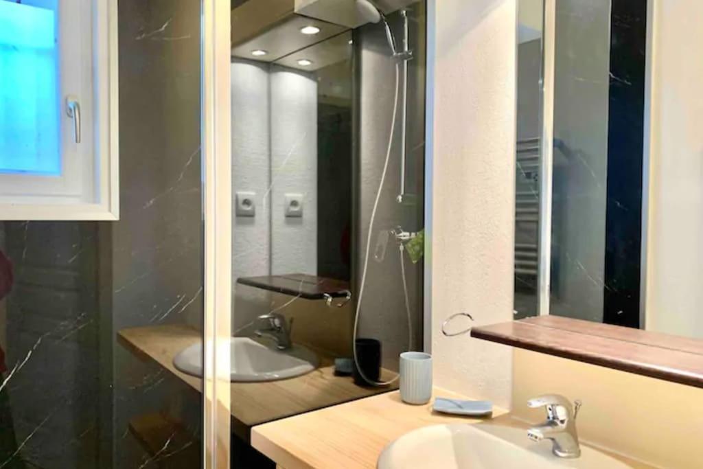 Charmant T3 Avec Vue Montagne Et Parking Privatif Font-Romeu-Odeillo-Via المظهر الخارجي الصورة