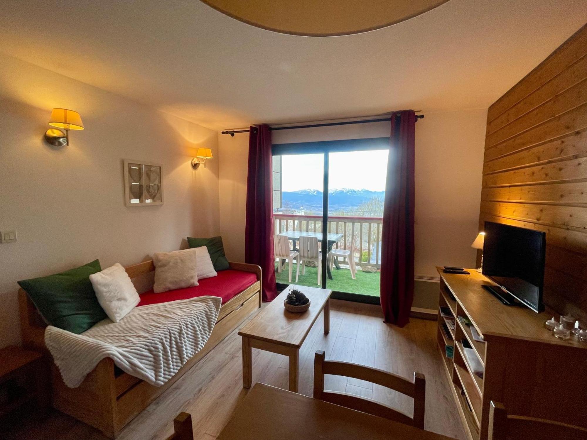Charmant T3 Avec Vue Montagne Et Parking Privatif Font-Romeu-Odeillo-Via المظهر الخارجي الصورة