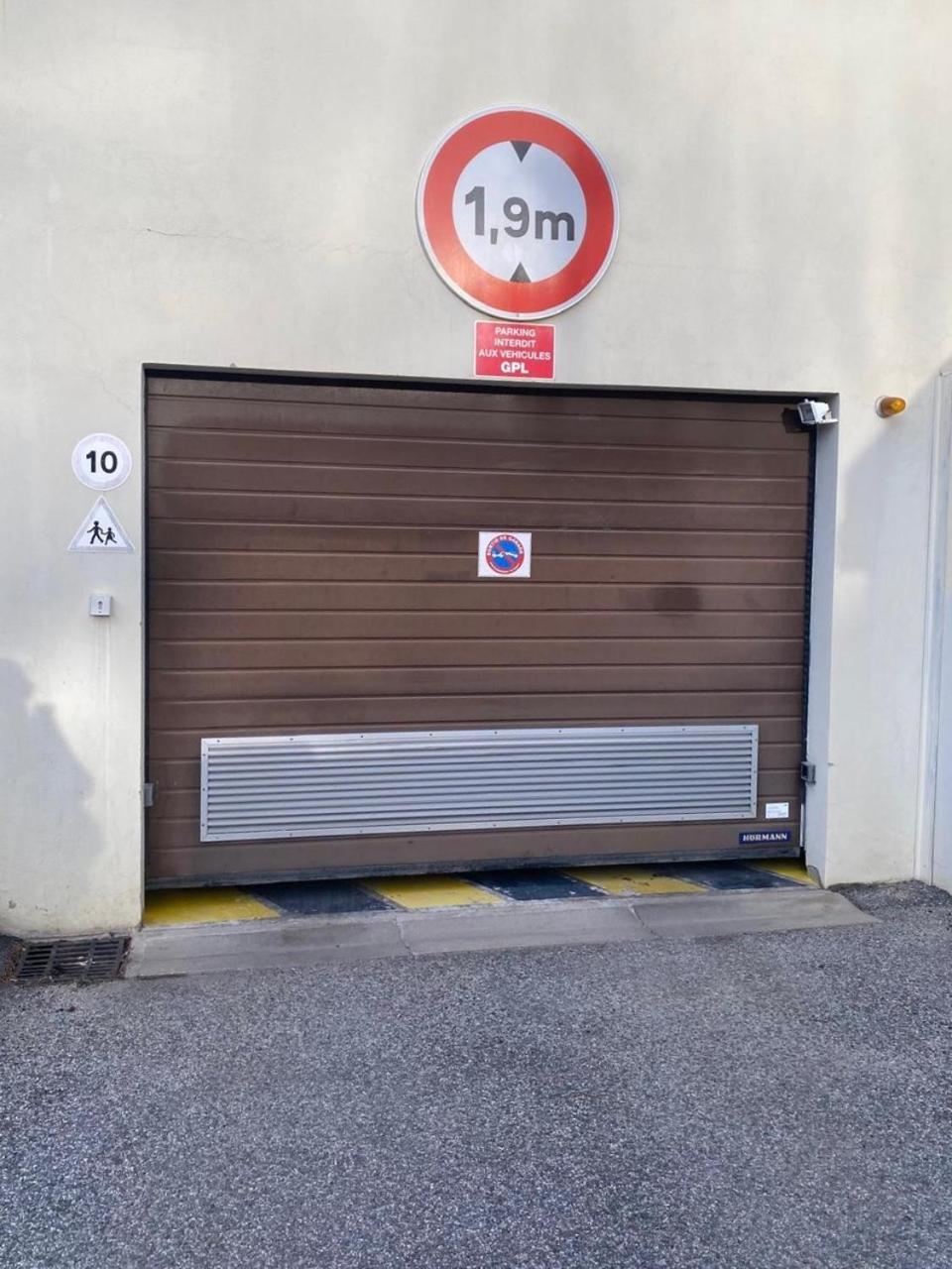Charmant T3 Avec Vue Montagne Et Parking Privatif Font-Romeu-Odeillo-Via المظهر الخارجي الصورة